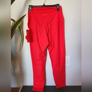NWT SHEFIT Boss Leggings -  2luxe 2 Luxe with matching scrunchie Red